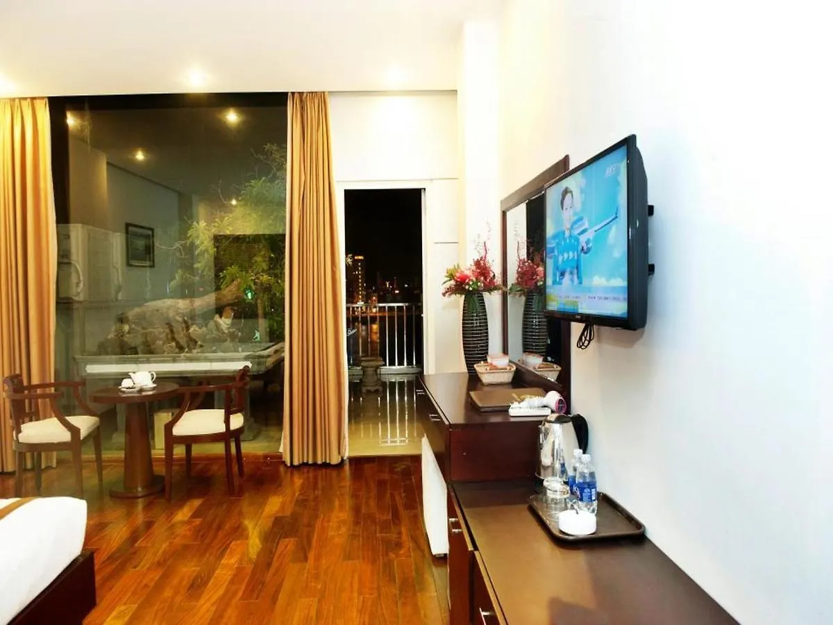 Hoang Linh Riverfront Hotel Danang 2*,