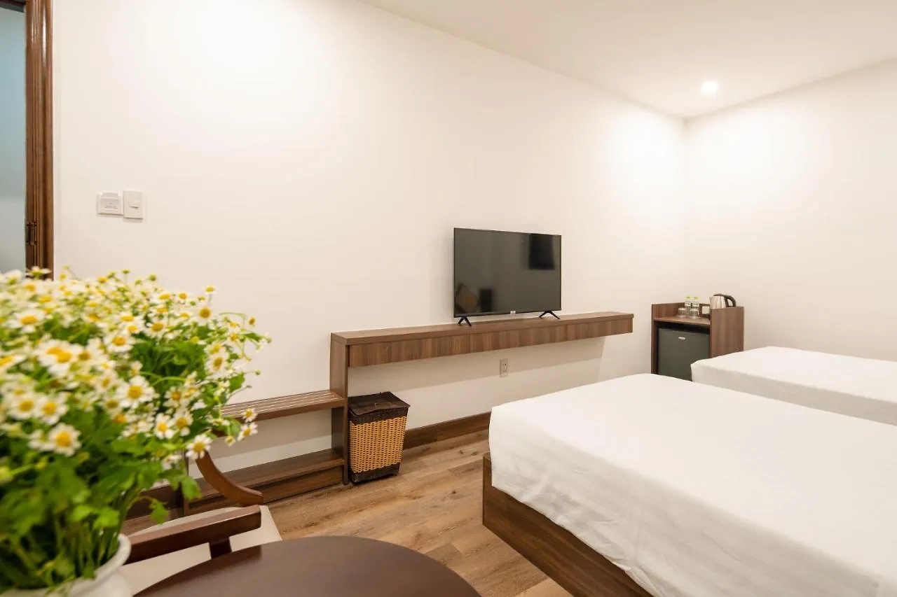 Hoang Linh Riverfront Hotel Danang