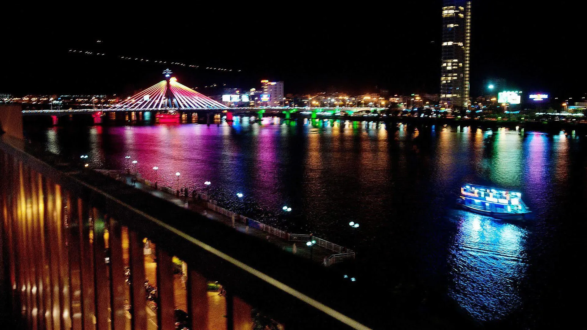 Hoang Linh Riverfront Hotel Danang